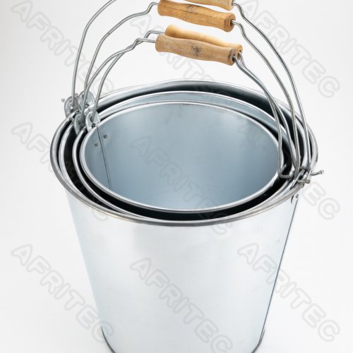 Tin bucket